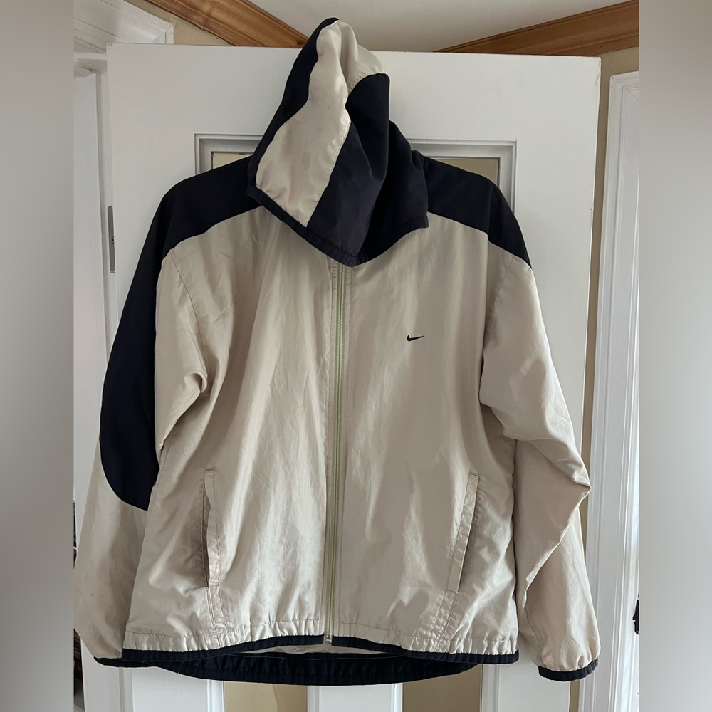 Nike Black and Cream Hooded Windbreaker Jacket Back Pocket Full Zip Vintage